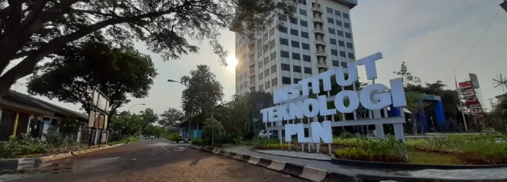 Portofolio smart classroom dan teknologi pendidikan oleh system integrator